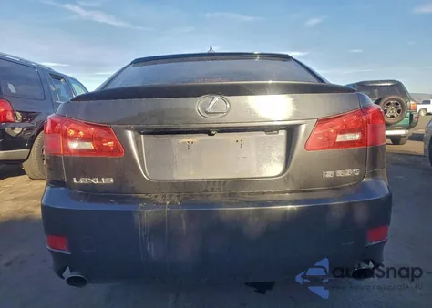 2007 Lexus Is 350 z USA, uszkodzony, nr VIN JTHBE262X72009851